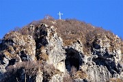 21 Vista sulla Corna Camoscera (Coren, 1329 m)